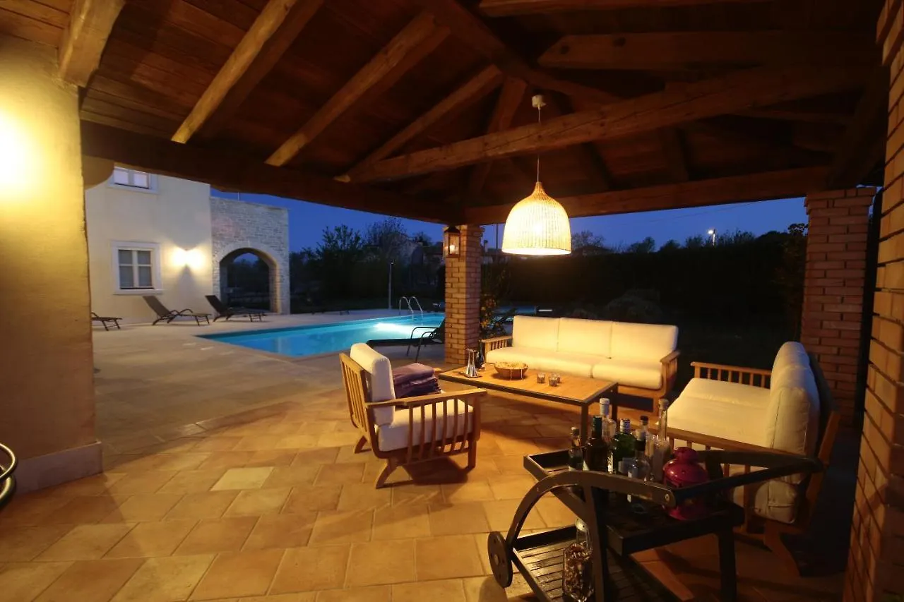 Villa Vila Lavanda Svetivincenat Barban Croatia